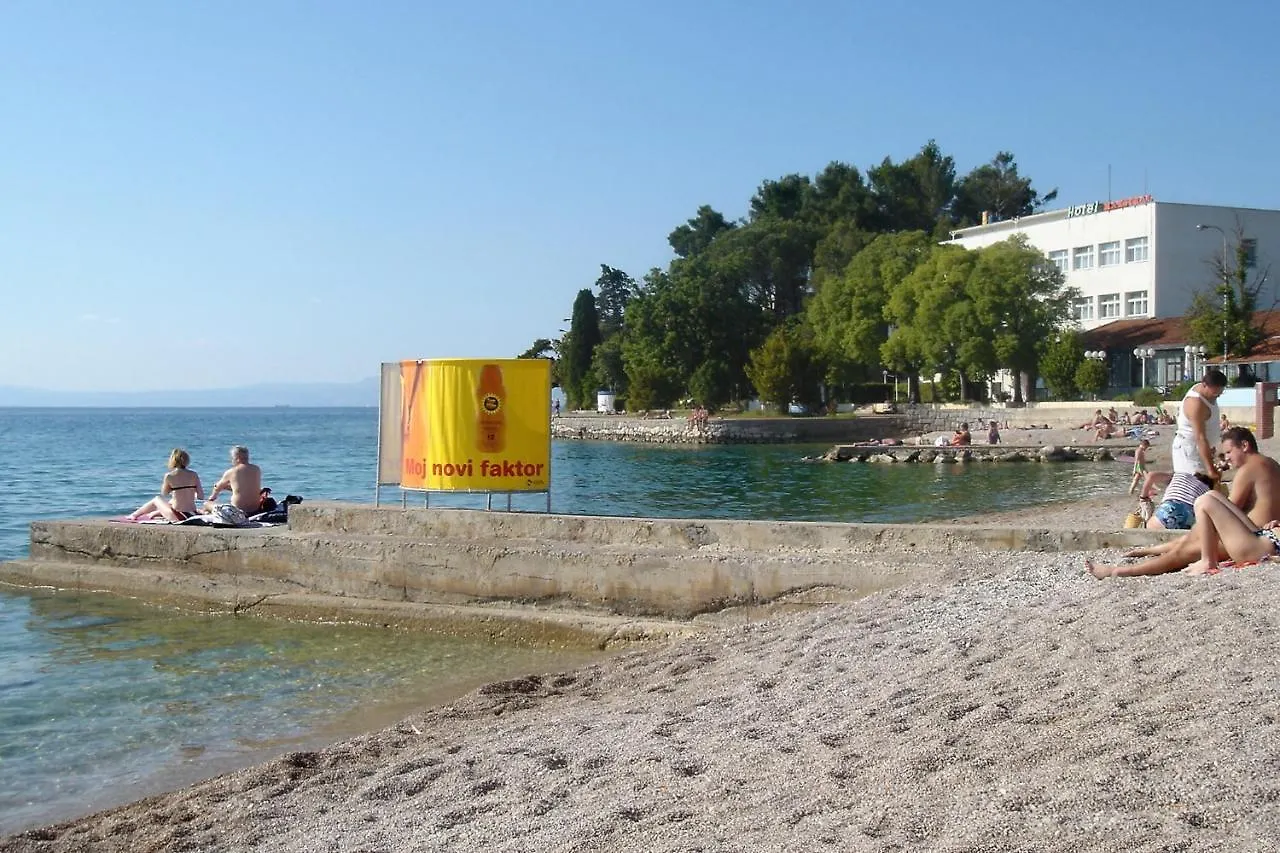 Apartments By The Sea Malinska, Krk - 19965  مالينسكا