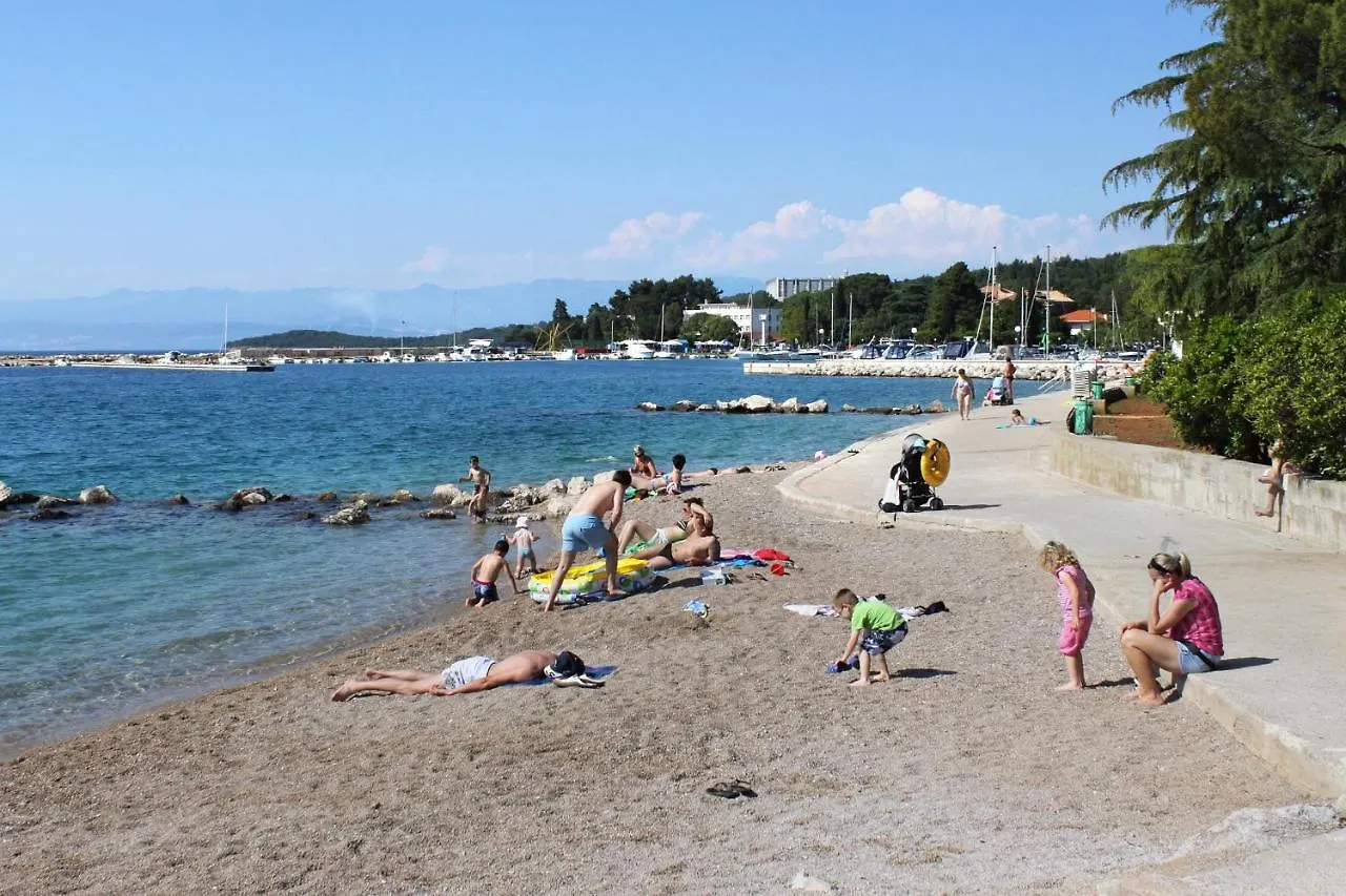 Apartments By The Sea Malinska, Krk - 19965 مالينسكا